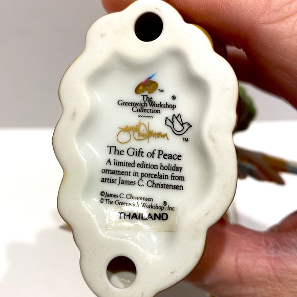 Porcelain Sculptor “ Gift of Peace” Christmas Figurine - Picture 7 of 7